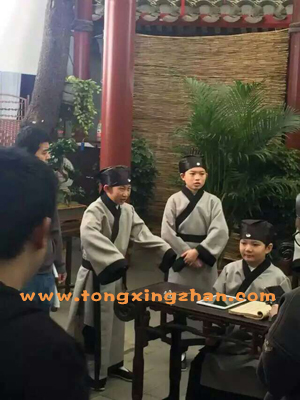 小演员参加《 国学之孝道篇》宣传片的拍摄，下面是现场发回的部分花絮：